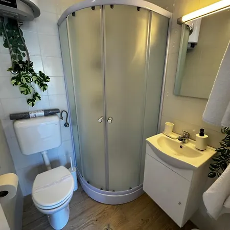 Sena Apartment *